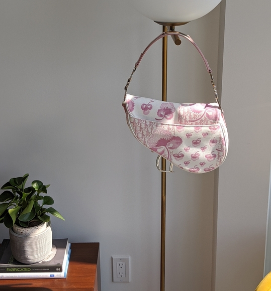 SOLD PRIVATE🍒 Like-New Cherry Blossom Dior Saddle - Picture 5 of 15